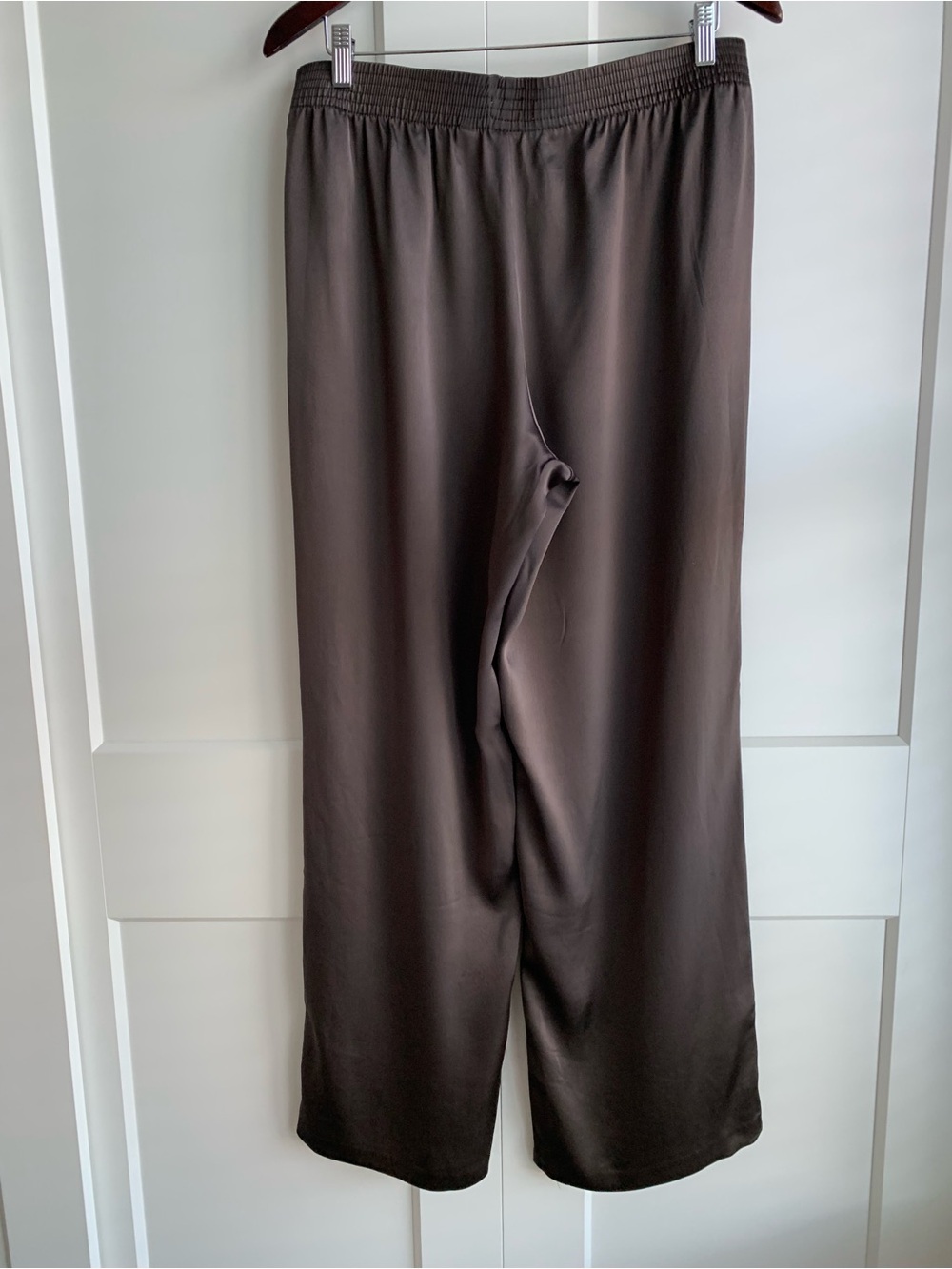 Babaton Satin Pant Elastic-Waist Wide Leg Pants in Chocolate women’s size L - Picture 2 of 13